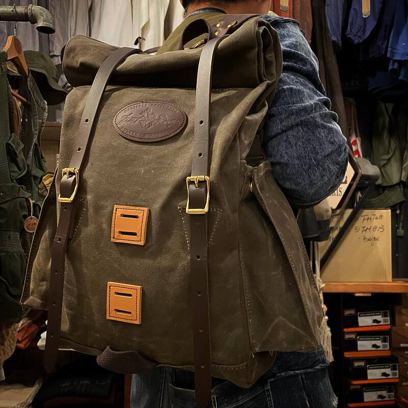 In Stock Frost River American Retro Outdoor Waxed Cloth Waterproof Camping Style Backpack Backpack 396/397