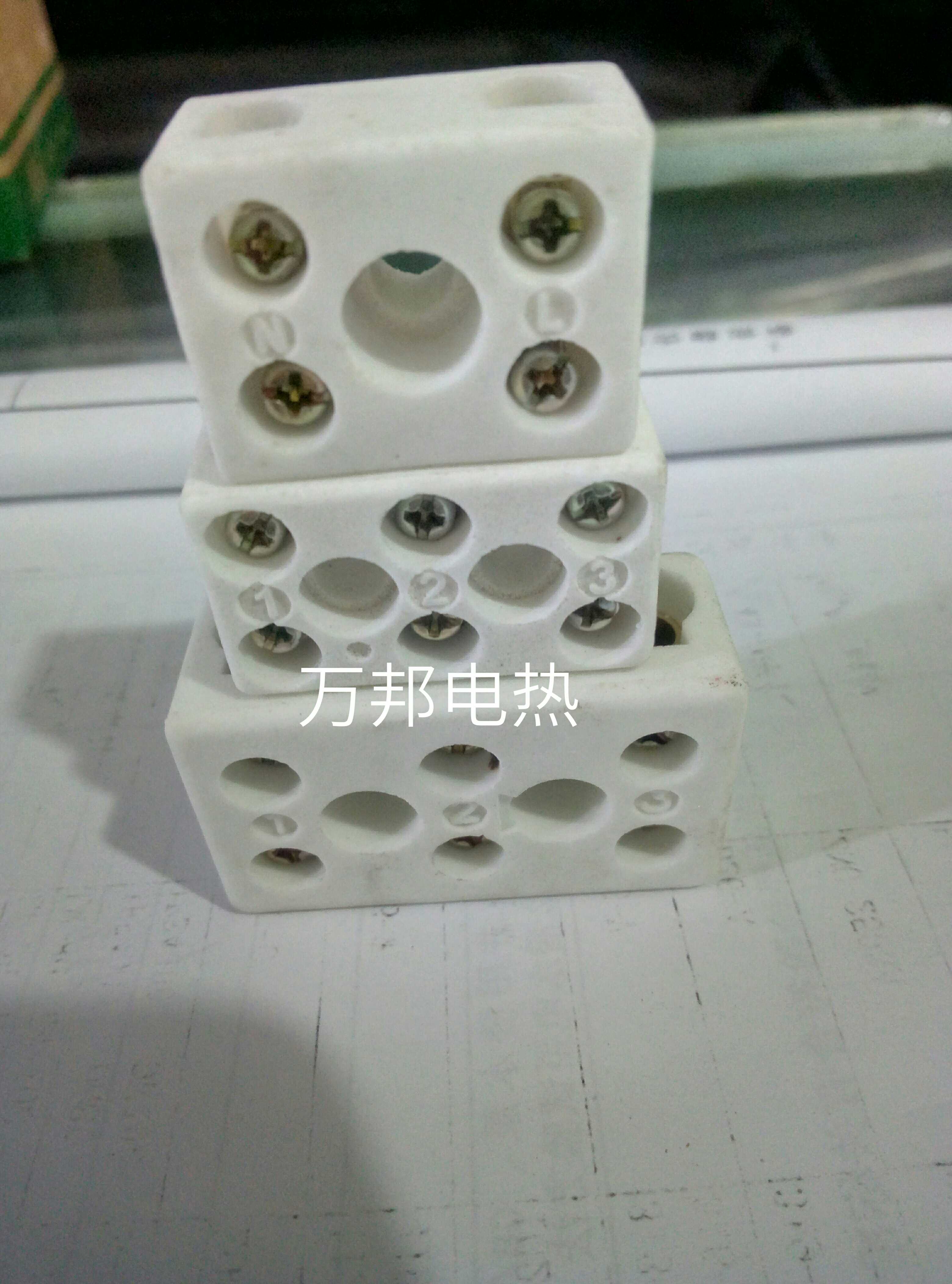 High frequency ceramic wiring terminals High temperature porcelain connector Porcelain insulated wiring terminal Porcelain Terminal large five-eye porcelain 5 Eye