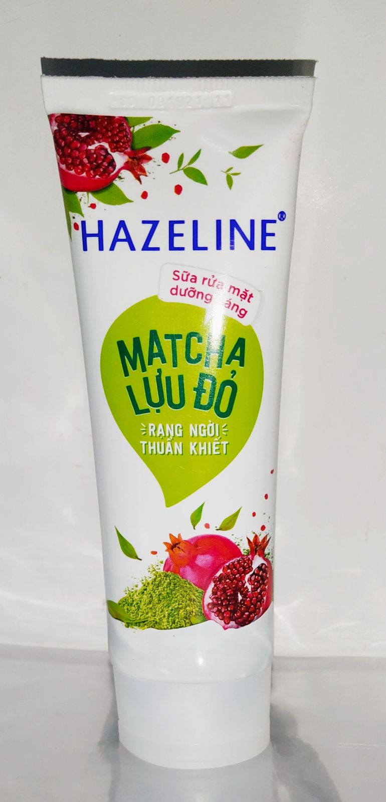 Pomegranate smeared tea washed face milk 50 gr HAZELINE nghe kivi Vietnam Shaerian moisturizing washed pasta