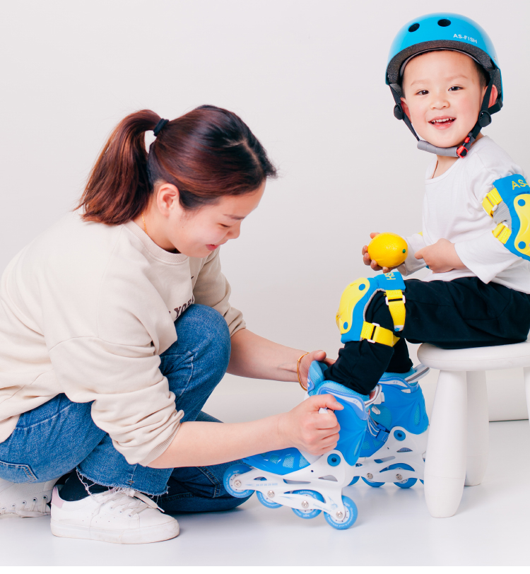 xe thăng bằng xindile Trượt patin thiết bị bảo vệ trẻ em mũ bảo hiểm đầy đủ thiết lập chuyên nghiệp trượt băng xe đạp cân bằng an toàn mũ trượt ván đầu gối - Smart Scooter xe thang bang