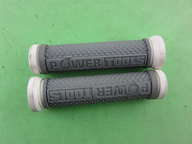 Poignées de vélo - Ref 2348062 Image 27