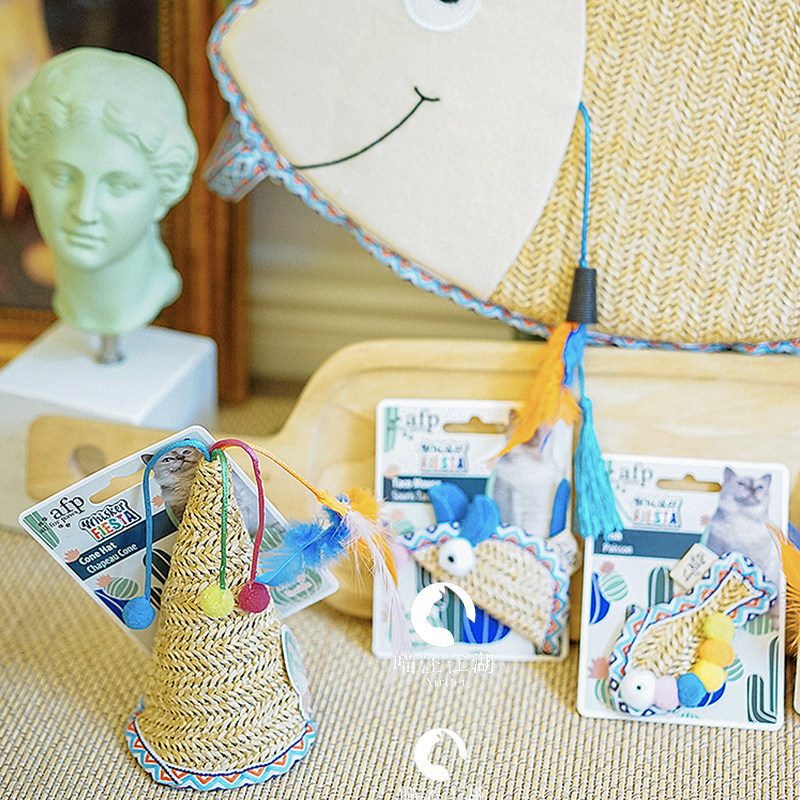 The smell of summer AFP natural series rattan cat toy mouse small fish feather cat scratching board straw cat toy