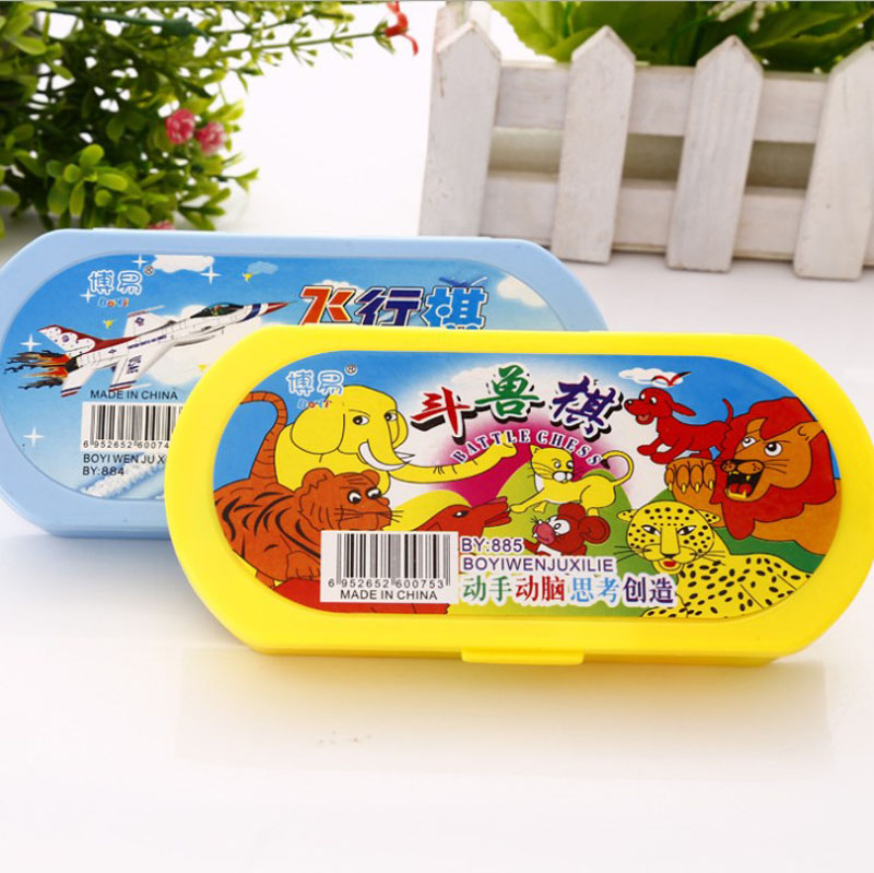 Primary school students plastic box checkers flying chess fighting animal chess environmental protection Bo easy children's educational game chess parent-child