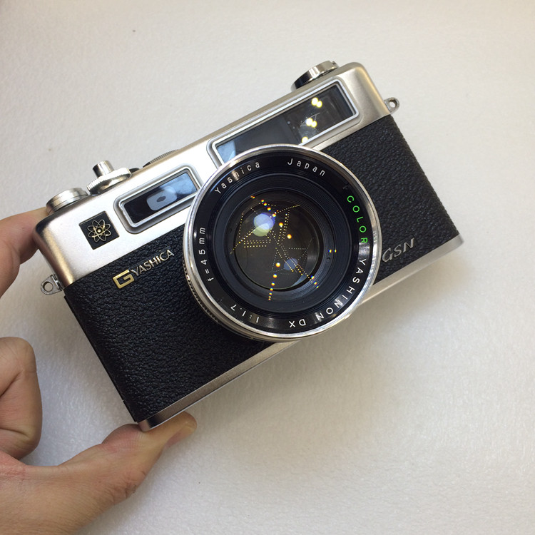 YASHICA JACICA ELECTRO 35 GSN GT Repair and yellow spot cleaning of the viewfinder lens leakage light