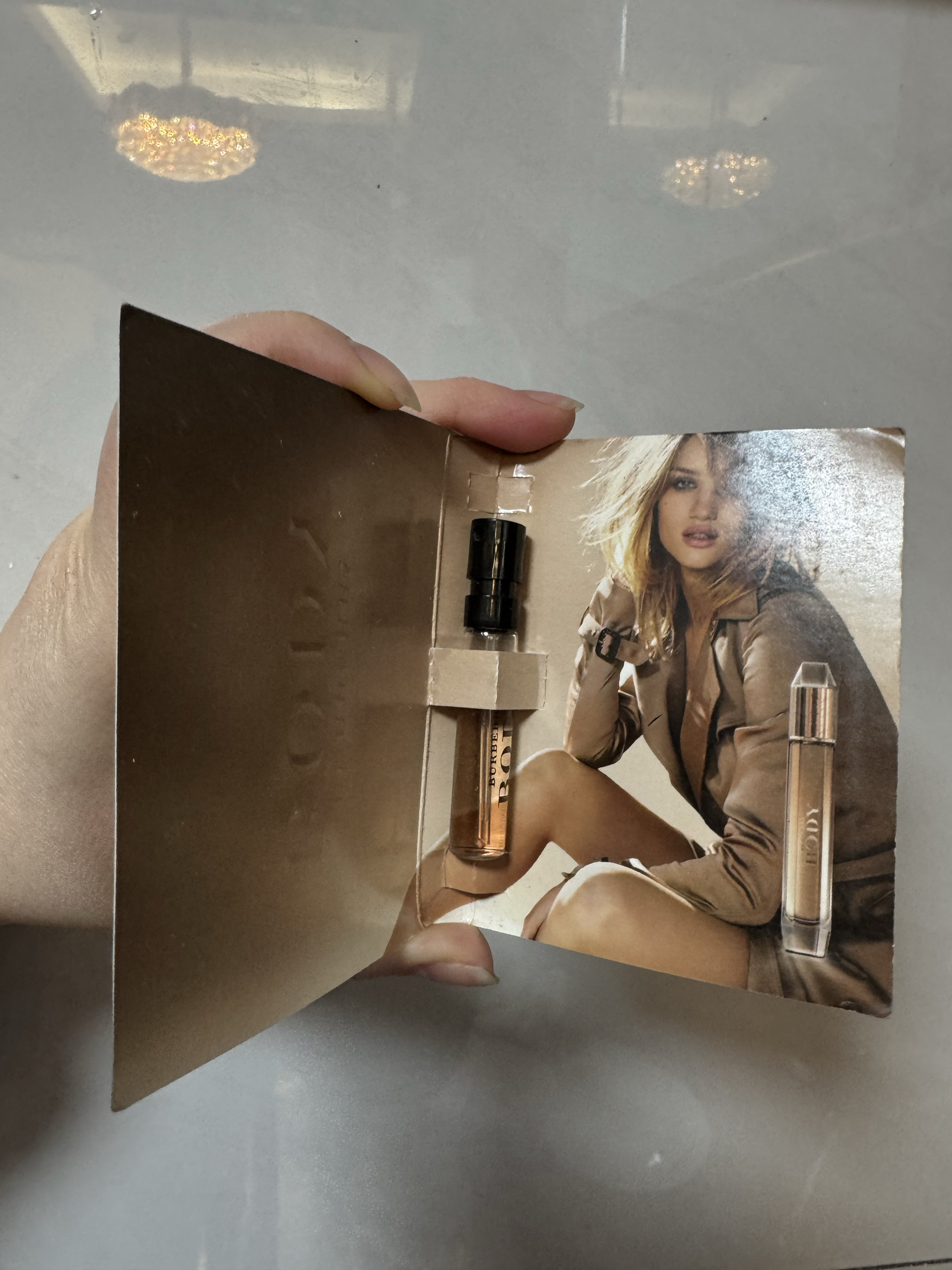 Burberry Body价格揭秘】鄙视假货！这瓶裸纱玲珑香值不值？_化妆品_淘宝美妆网