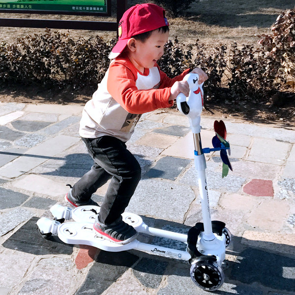 贝蒂龙 TK001 儿童四轮闪光蛙式滑板车玩具 天猫优惠券折后¥53包邮(¥68-15) 贝蒂龙 TK001 儿童四轮闪光蛙式滑板车玩具 天猫优惠券折后¥53包邮(¥68-15)