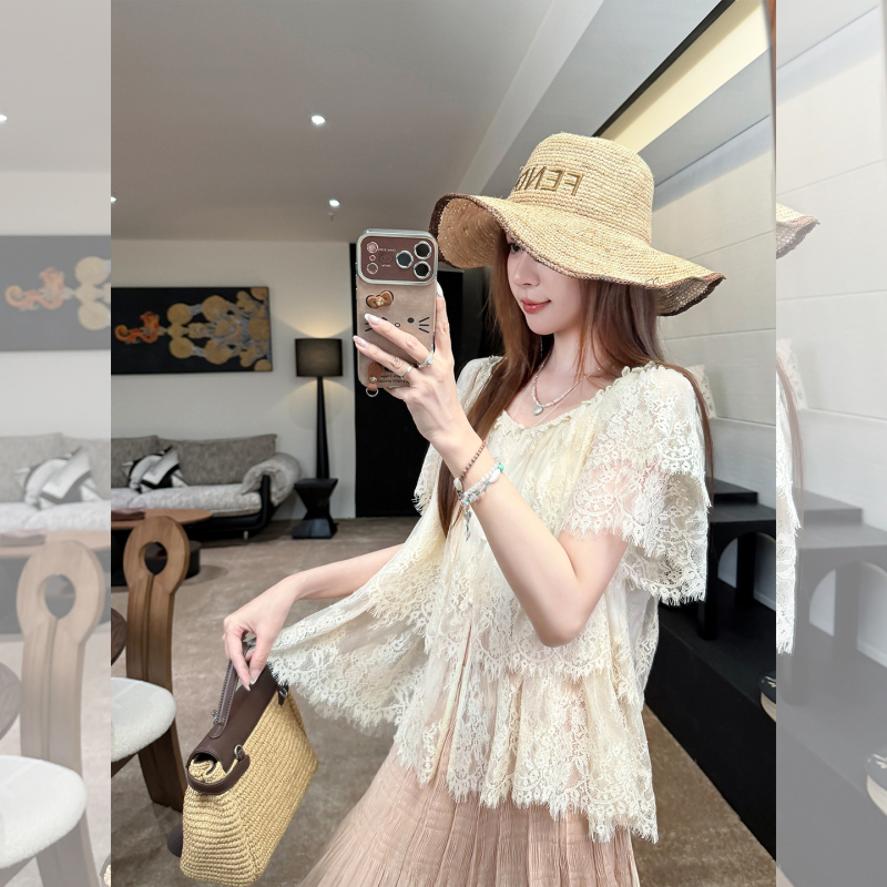 Zhang Seshi 26 Summer Collection: the Layered Beauty of Lace in a Light and Breezy Style - Beige Multi-Layered Lace Patchwork Blouse Zhang Seshi 26 Summer Collection: the Layered Beauty of Lace in a Light and Breezy Style - Beige Multi-Layered Lace Patchwork Blouse