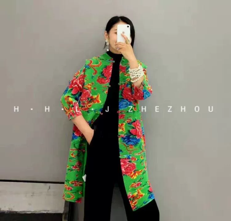 Phong cách quốc gia mùa thu đông mới Miyake gấp lụa in khóa áo gió cao cấp - Trench Coat