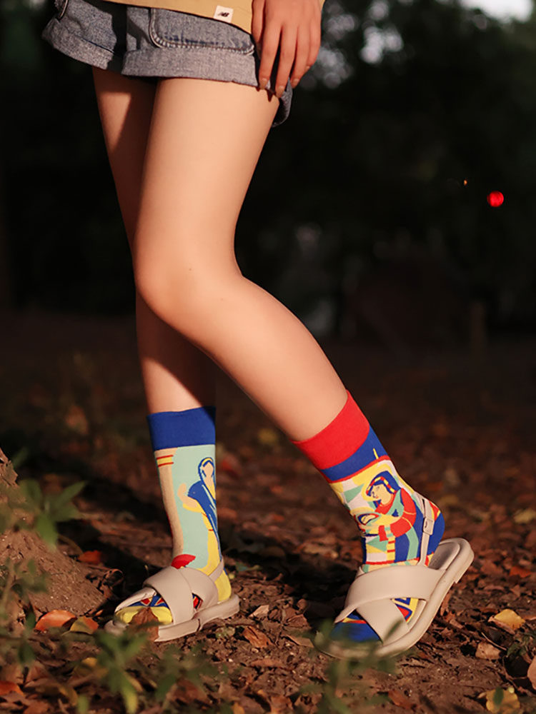 CRAZYSOX ORIGINAL ASYMMETRICAL PATTERN AB TIDE MANDARIN DUCK INS STREET VERSATILE MEDIUM AND HIGH TUBE WOMEN