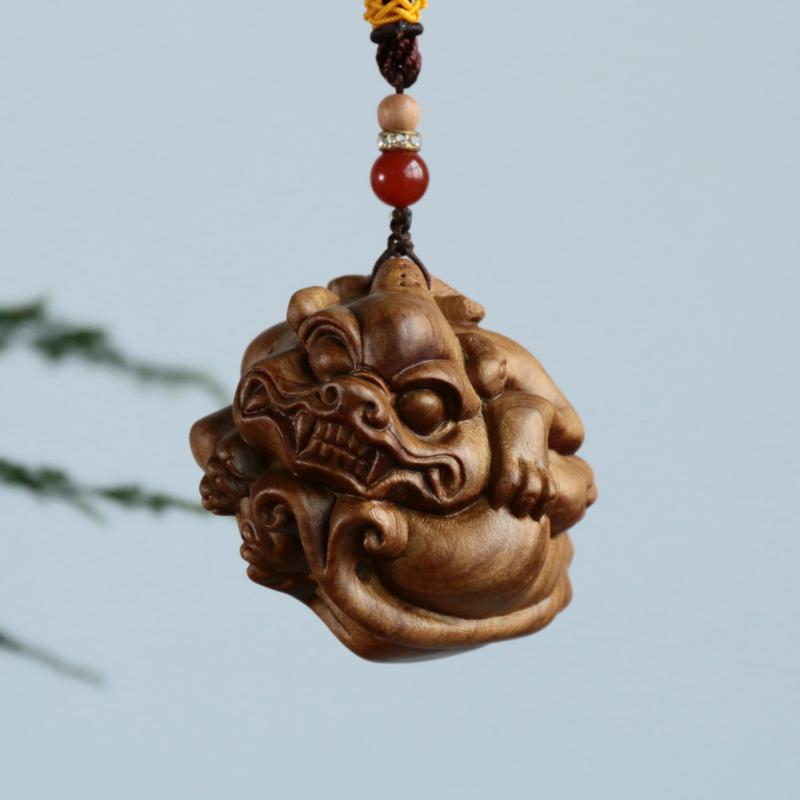 Fidelity Australian sandalwood Wooden Leopard handlebar pieces to play with animal engraving craft tray Play in solid wood Chinese style Play Gifts