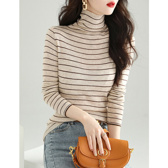 Knitted bottoming shirt women's autumn and winter 2022 new turtleneck sweater age-reducing beautiful small shirt to cover the belly and wear a top