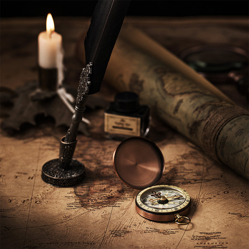 Retro-copper compass means the north needle on-board hanging buckle-type compass home soft-mounted adornment photographic props