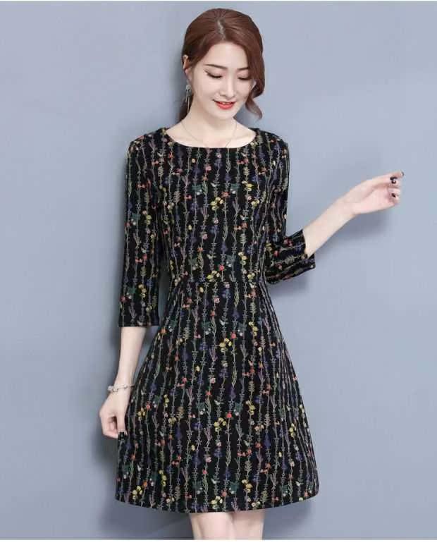 2018 mùa thu mới của phụ nữ đi lại giảm béo đầm bảy điểm tay áo Slim A-line váy 7517A áo đầm dạ hội