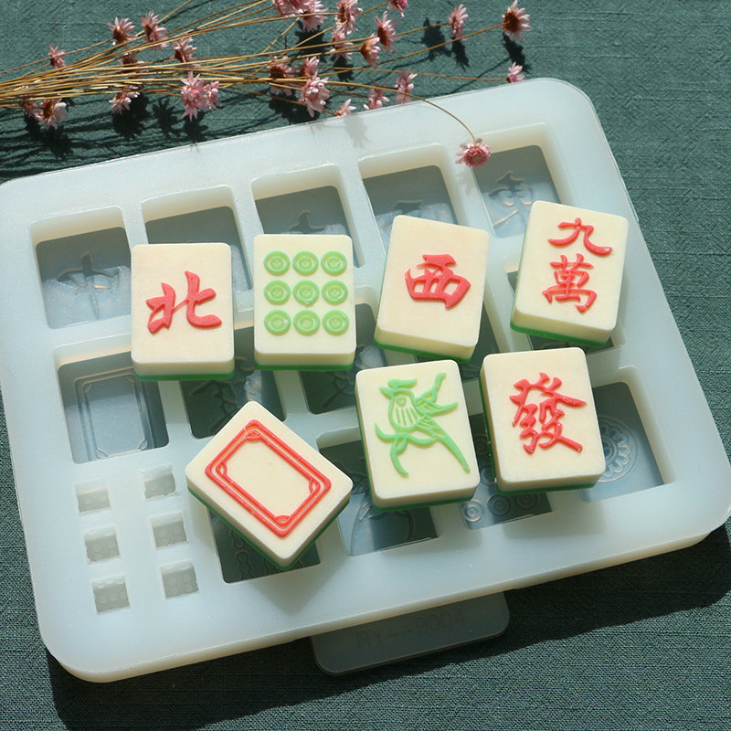 Thirteen pieces of chocolate silicone mold cake decoration plug-in film full set of mahjong dice poker will win every bet