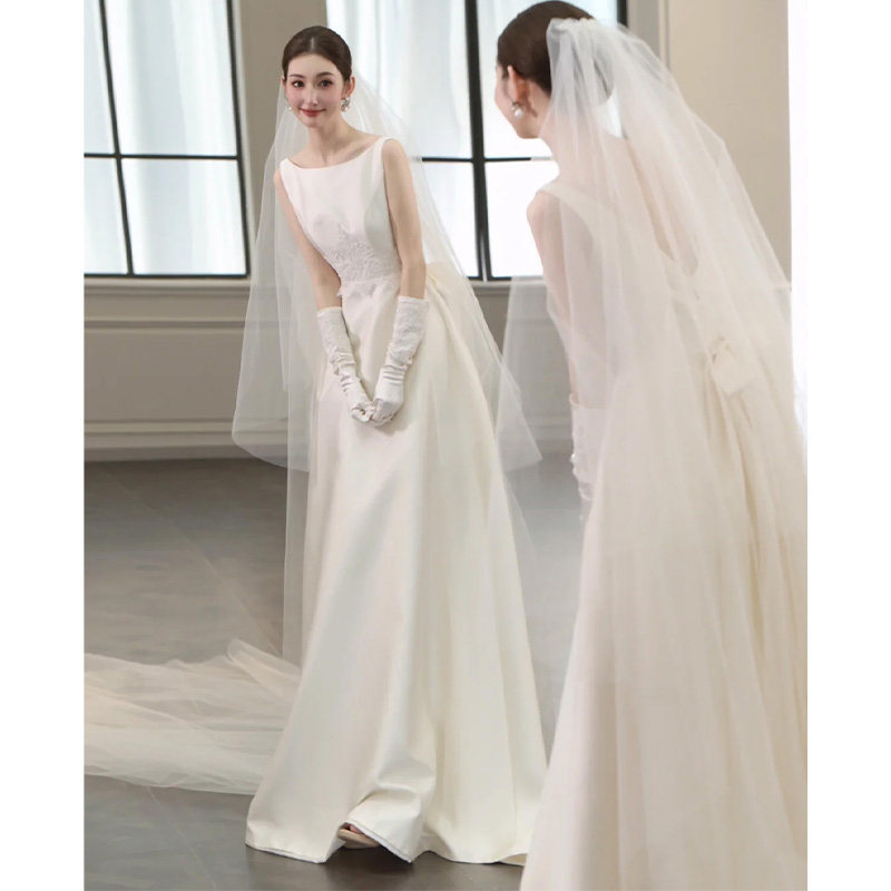French-Style Satin Light Wedding Dress, Vintage and Simple with a High-End Feel, Bridal Gown for Going Out, Light Luxury Niche Design with a Train, Reception Gown