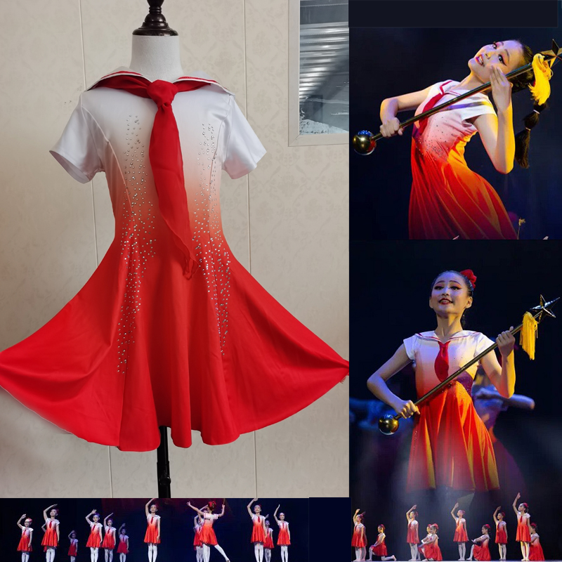 Children's big chorus in New Year's Day to serve red scarves, primary and middle school students with less first members red songs poetry recitation performance suits-Taobao