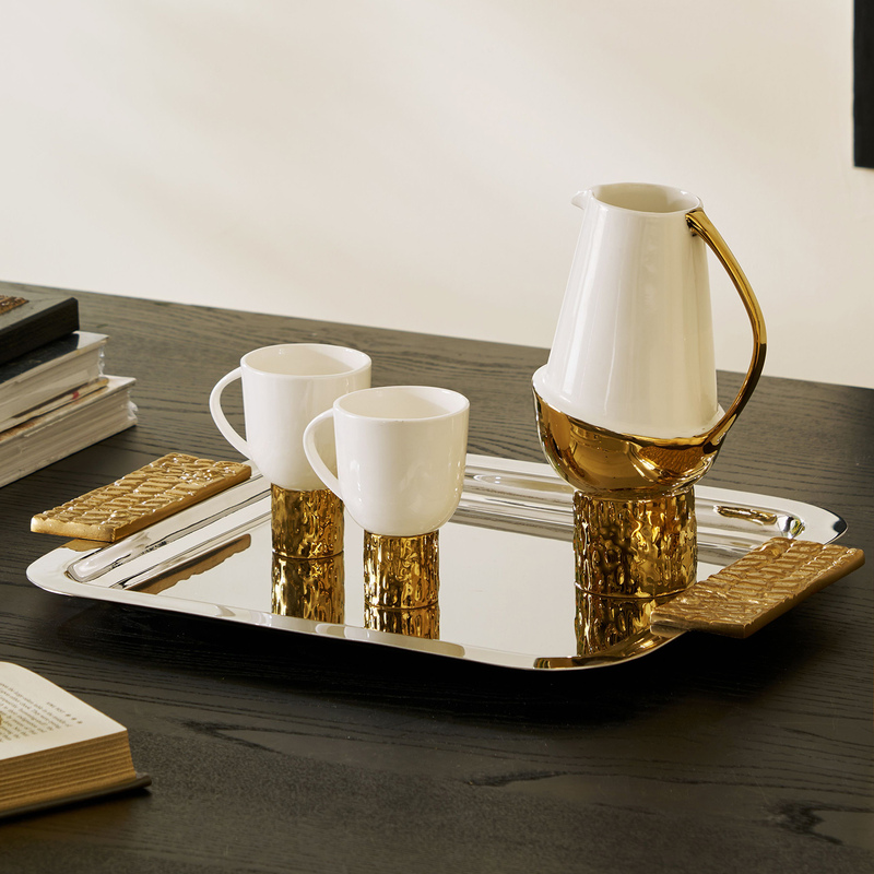 European Retro-Style Restaurant Island Table Aesthetic Soft Decoration Arrangement, Plato Gold-Plated Kettle, Ceramic Waterware Set, Decorative Items