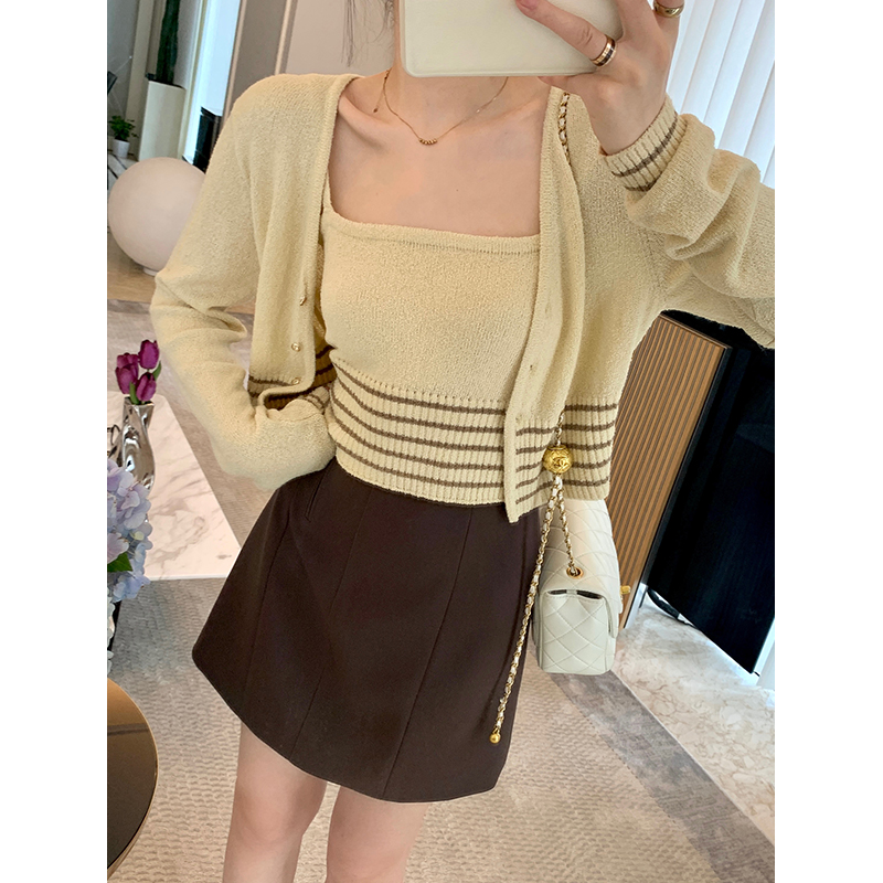 MUKOK Pure Color Half Body Skirt Woman Early Spring 2023 New Bag Hip Skirt High Waist Display Slim Shade Short a word skirt 