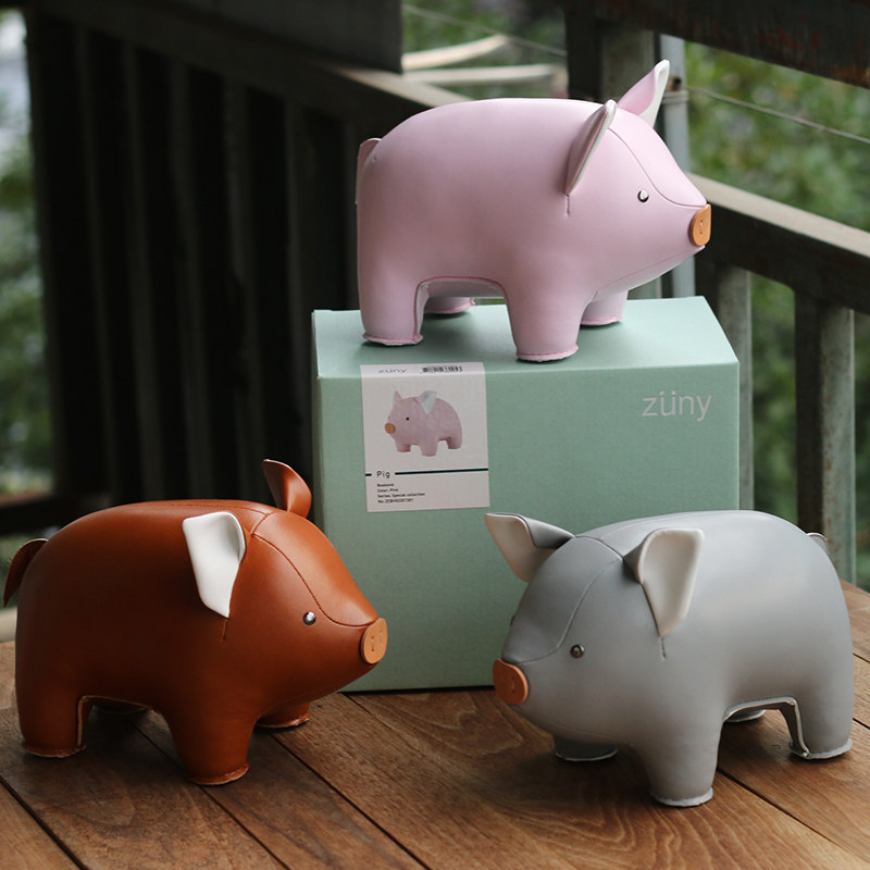 Valentine's Day handmade gift Taiwan Zuny cute animal pig leather decoration desktop husband wife birthday