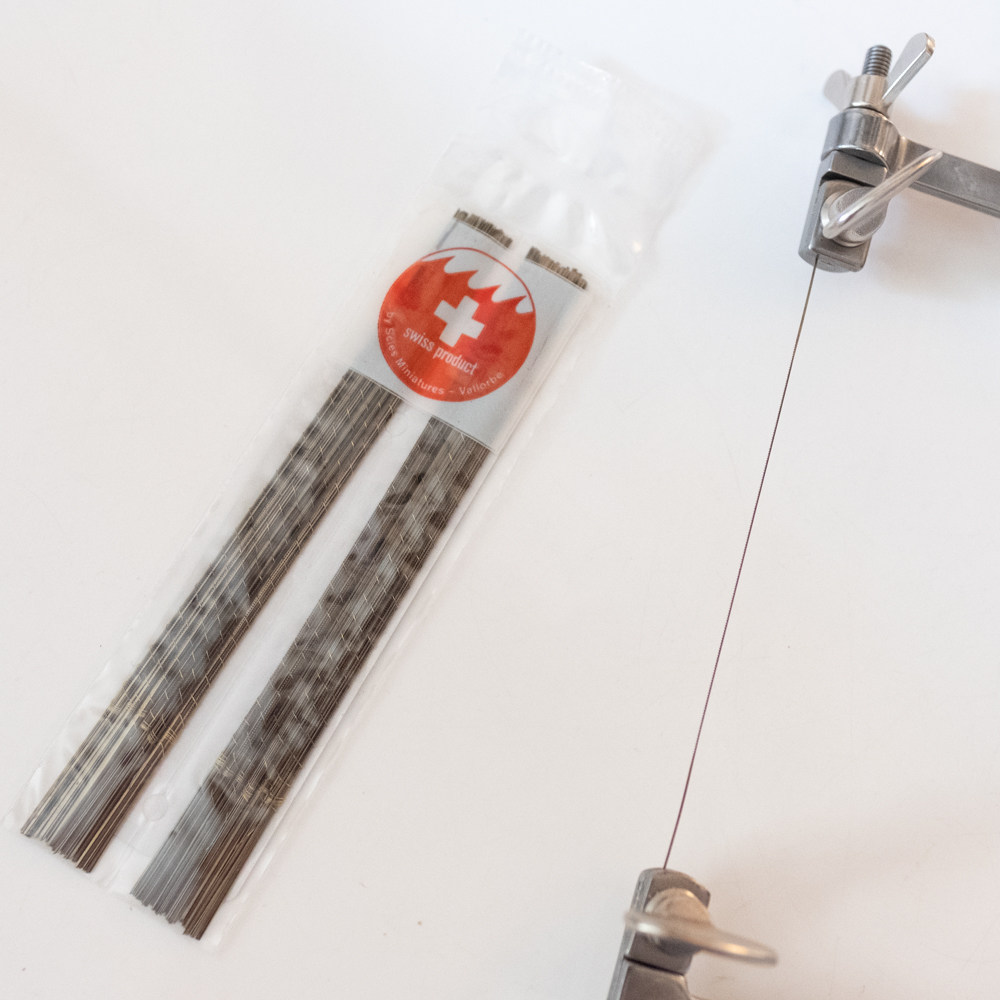 Swiss SUPER PIKE gold worker curve saw with a saw blade