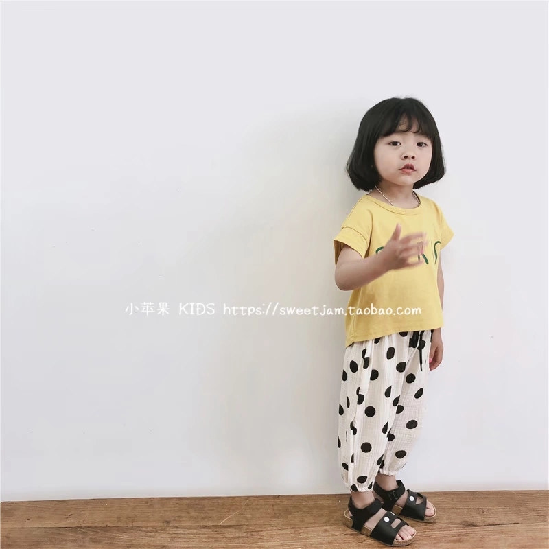 Little Apple 20 mùa hè phiên bản Hàn Quốc của bé trai và bé gái điểm sóng quần muỗi trẻ em cotton nhăn sợi hoang dã quần đèn lồng thủy triều - Quần