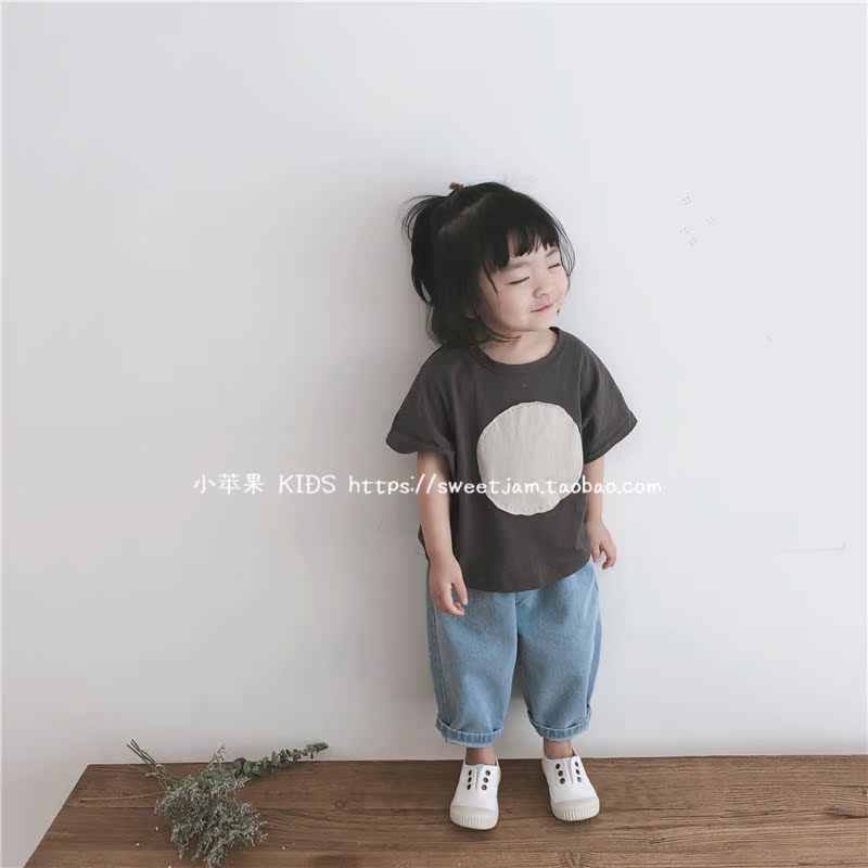 Táo nhỏ 19 mùa hè phiên bản Hàn Quốc của bé trai và bé gái tông màu lỏng quần jean trẻ em retro quần jeans chín điểm - Quần jean quần jean denim trẻ em