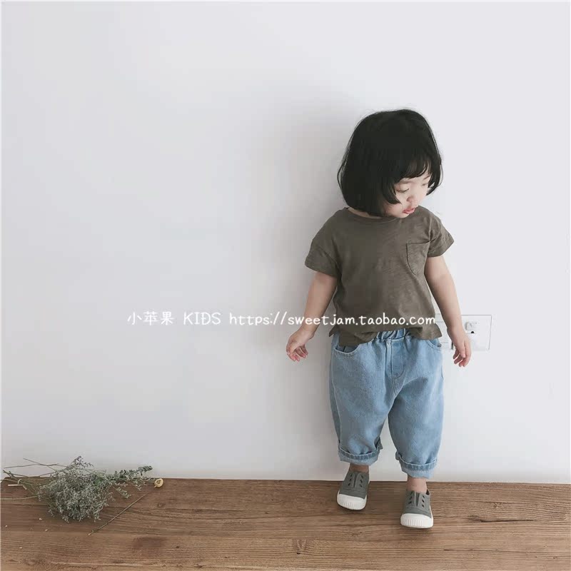 Táo nhỏ 19 mùa hè phiên bản Hàn Quốc của bé trai và bé gái tông màu lỏng quần jean trẻ em retro quần jeans chín điểm - Quần jean quần jean denim trẻ em