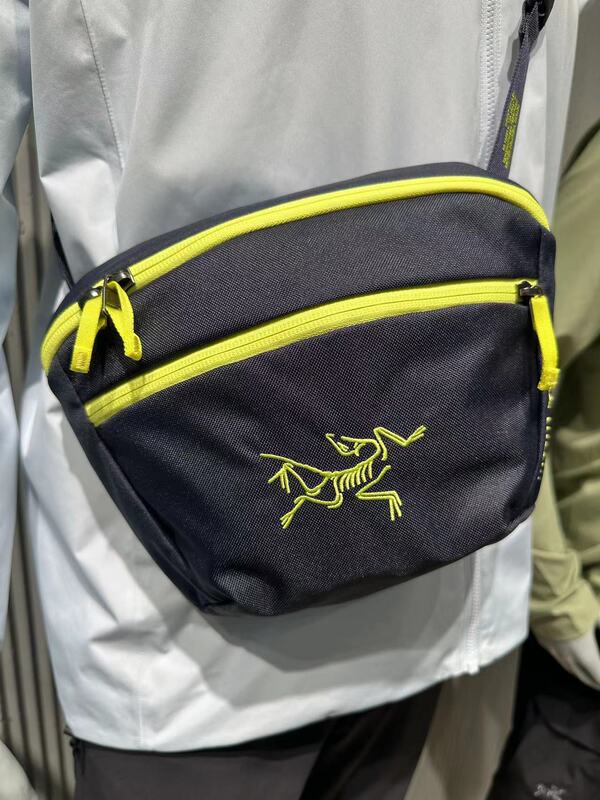 Arcteryx Mantis 2 Waist Pack Arcteryx Waterproof Embroidered Logo Single Shoulder Crossbody Bag in Stock Arcteryx Mantis 2 Waist Pack Arcteryx Waterproof Embroidered Logo Single Shoulder Crossbody Bag in Stock