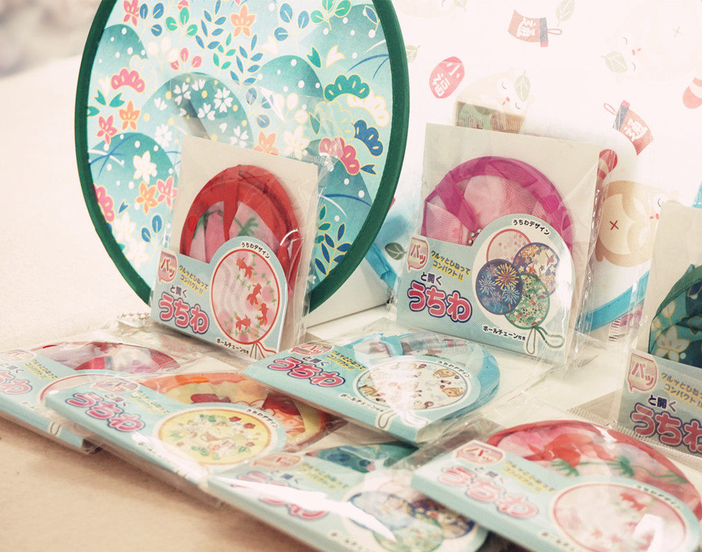 入得清涼境即生歡喜心 日單夏日可攜式輕盈小扇子日式和風扭扭扇