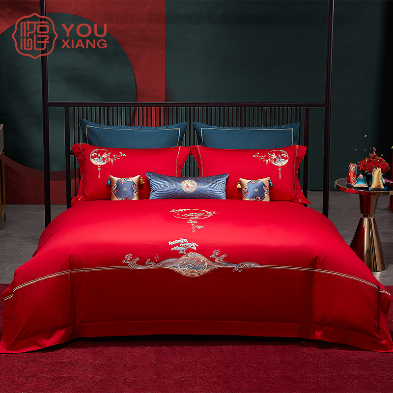 Red Four pieces Wedding Celebration Spring Autumn Bed 120 long suede cotton All cotton embroidered wedding wedding with bedding light extravagant