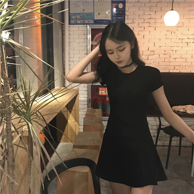 Đầm nữ mùa xuân 2018 mới dành cho nữ thời trang Hàn Quốc giảm béo thon gọn bên trong lấy váy ngắn xuân hè