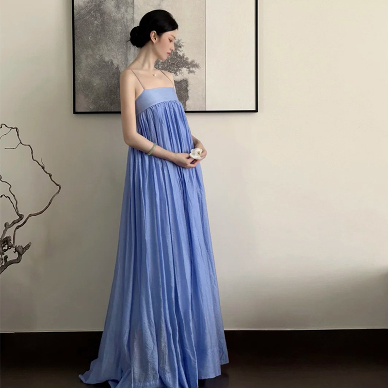 Korean Style Blue Spaghetti Strap Long Dress, Sleeveless High-Waisted Evening Gown, Elegant Vacation Style Travel Photography Dress, New Women's Model Korean Style Blue Spaghetti Strap Long Dress, Sleeveless High-Waisted Evening Gown, Elegant Vacation Style Travel Photography Dress, New Women's Model