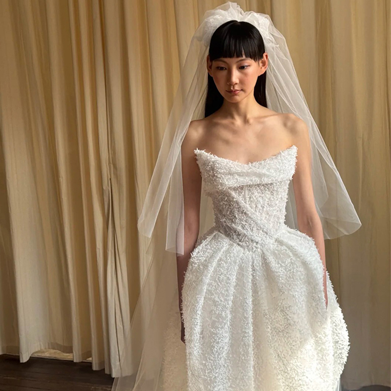 High-End Forest-Style Vintage Lace Wedding Dress, Strapless Light Wedding Dress, Simple French-Style Elegant Small Train Gown