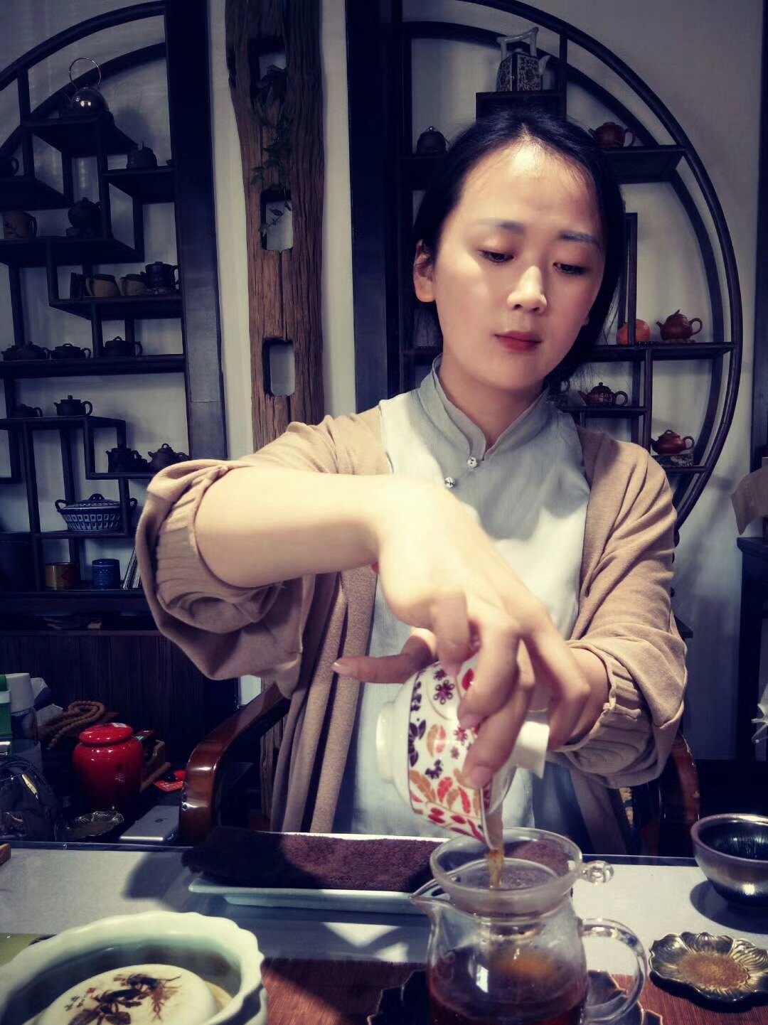 相聚茶缘品牌店的LOGO