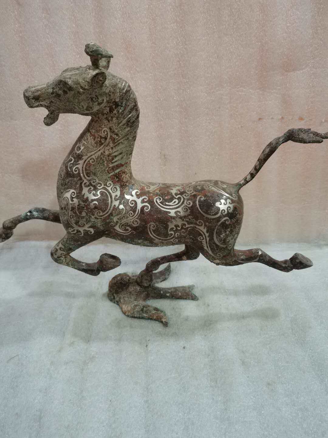 Imitation ancient bronzeware Clive silver horse set foot trexen genuine silver real bronze red spot green rust pendulum with shadow play and props 