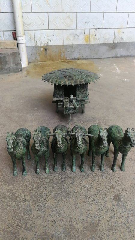 Imitation ancient bronzes 4-frame marmalade with light leather black lacquered ancient rusty antique hem 