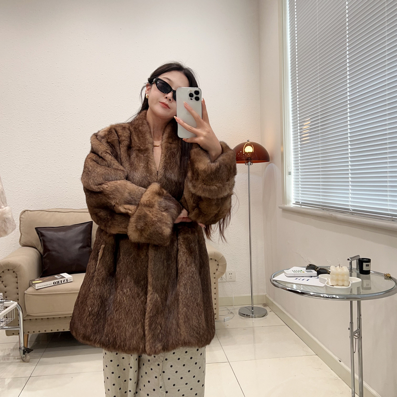 2025 New Style Full Leather Rabbit Fur Coat, Mid-Length V-Neck, Elegant and Popular, Loose Fit, Fur Integrated Coat for Winter