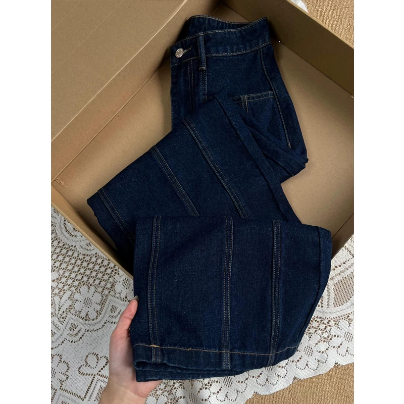 Дизайн осенних джинсов, брюки, leggings, тренд сезона, высокий пояс, свободный крой