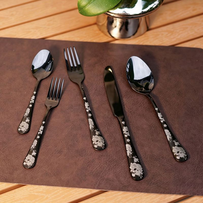 5-Piece Set of Creative Rose Skull Carved Cutlery, Thickened Stainless Steel Knife, Fork, and Spoon Set, Table Decoration
