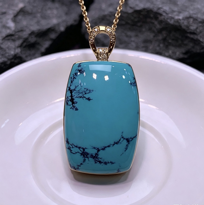 Natural Hubei Raw Turquoise Water Grass Pattern Cabochon Pendant, High Porcelain Quality, High Blue Water Grass Pattern, 18K Gold Diamond Inlay Fj Natural Hubei Raw Turquoise Water Grass Pattern Cabochon Pendant, High Porcelain Quality, High Blue Water Grass Pattern, 18K Gold Diamond Inlay Fj