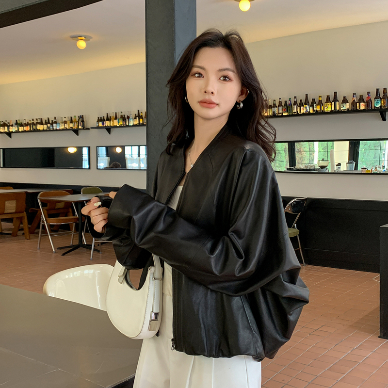 Black High-End New Style Genuine Leather Jacket for Women, Short Batwing Sleeve Sheepskin Jacket, Loose Casual Top