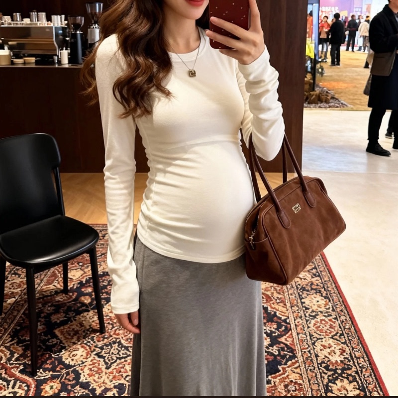 Round Neck T-Shirt, New Spring and Autumn Fashion White Top, Maternity Wear for Petite Women, Outerwear and Base Layer Shirt Round Neck T-Shirt, New Spring and Autumn Fashion White Top, Maternity Wear for Petite Women, Outerwear and Base Layer Shirt
