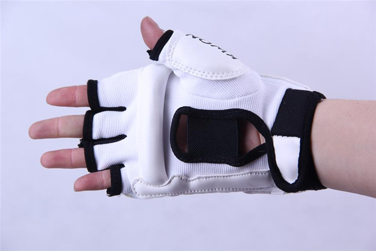 WTF Trẻ em Người lớn Sanda Chiến đấu Võ thuật Găng tay Taekwondo Găng tay Nửa ngón Găng tay Găng tay Nam và Nữ trụ đấm bốc phản xạ