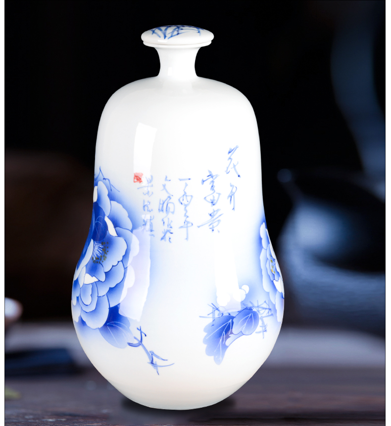 Hand - made bottle bottle is blue and white porcelain of jingdezhen ceramic art sealed jars mercifully bottle wine 15 kg