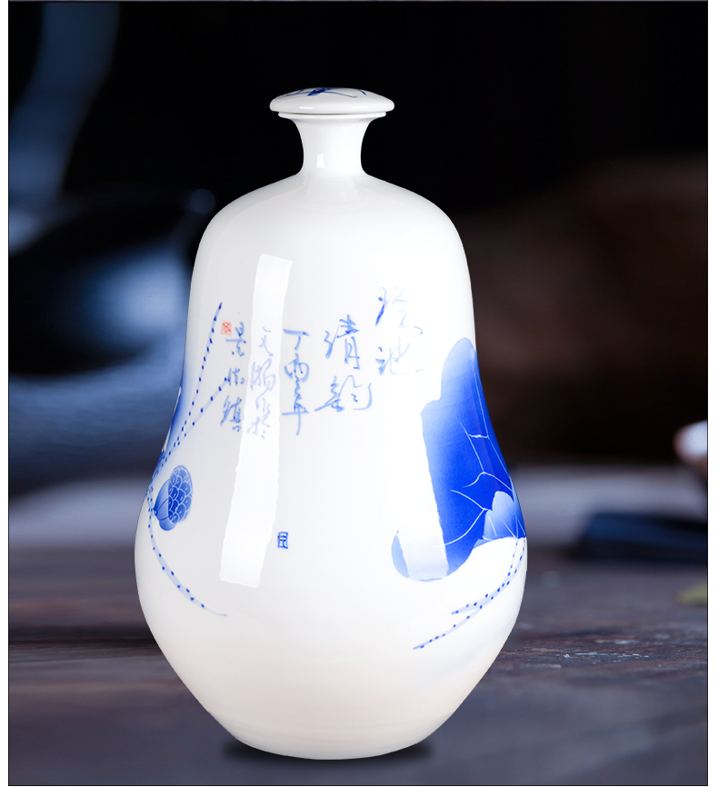 Hand - made bottle bottle is blue and white porcelain of jingdezhen ceramic art sealed jars mercifully bottle wine 15 kg