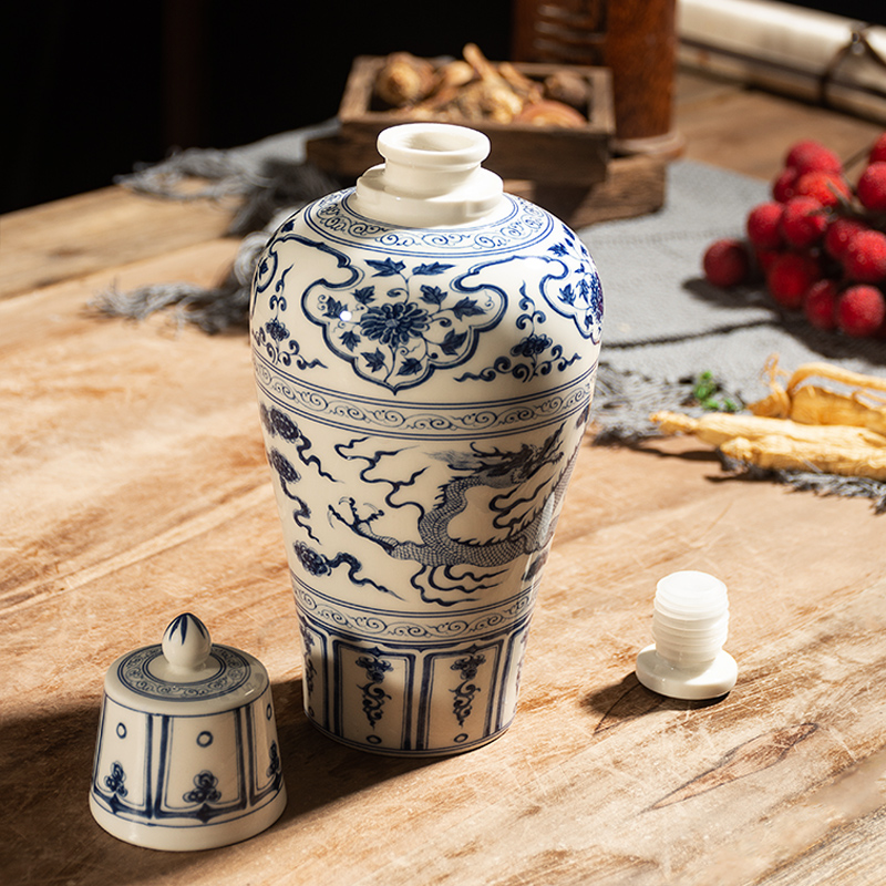 Jingdezhen blue and white porcelain bottle home 1 catty 5 jins of 10 sealing small jar archaize wind aged wine