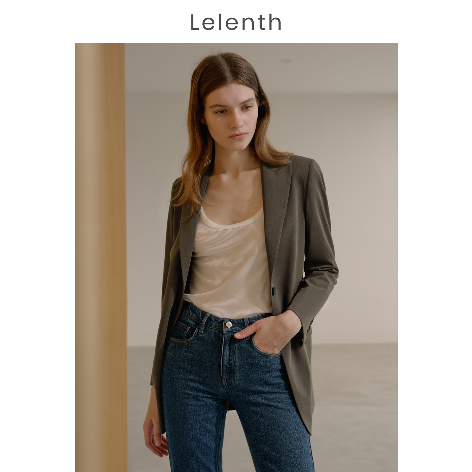 Leren 2022 Spring Summer New Temperament Retro Fashion Curry Suit Woman Loose Slim English Wind Commuter Jacket