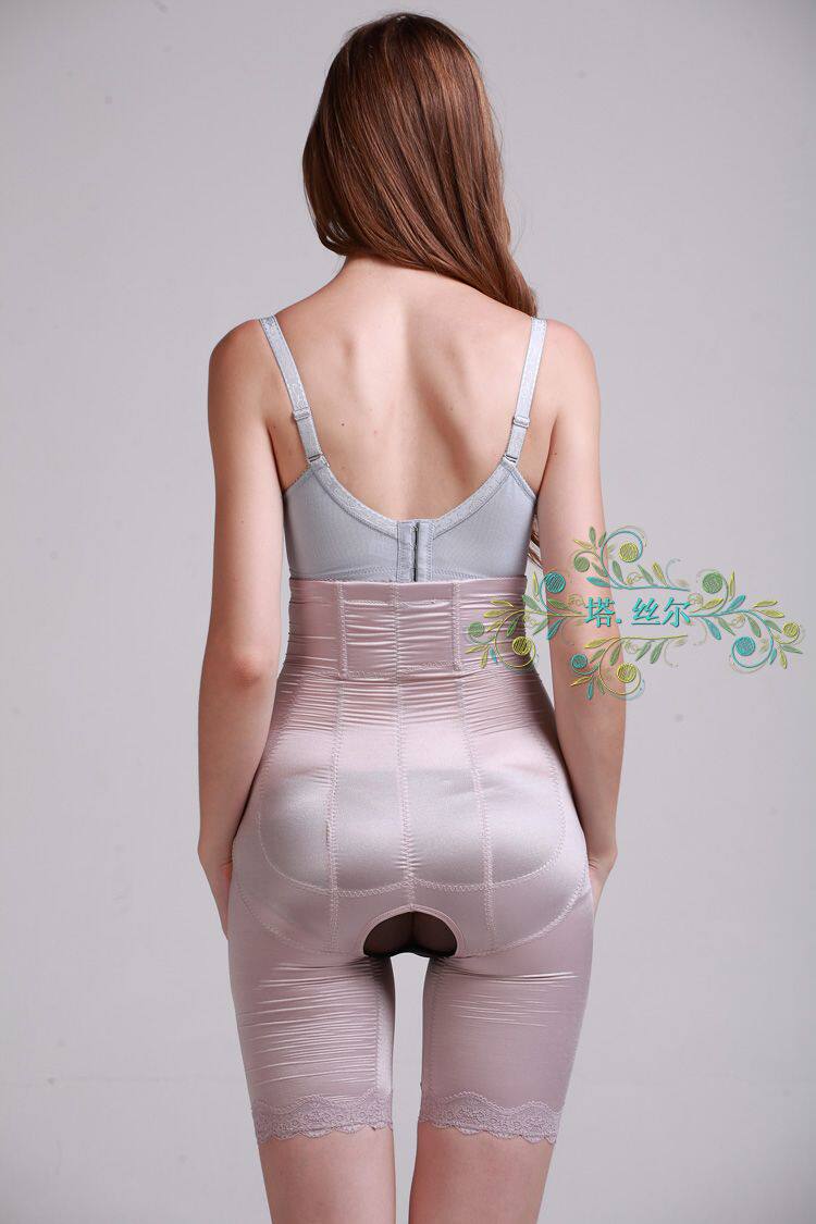body amincissant luxueux en soie Ice - Ref 670721 Image 15