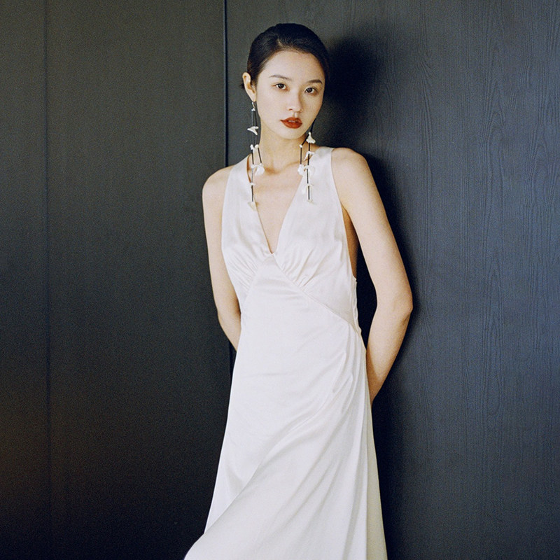 Bridal dressing gown light luxury sexy backless wedding bridesmaid dress champagne color long silk holiday skirt female