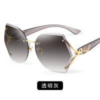 Прозрачный серый